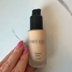 Frankie Rose Cosmetics Matte Perfection Foundation in Neutral